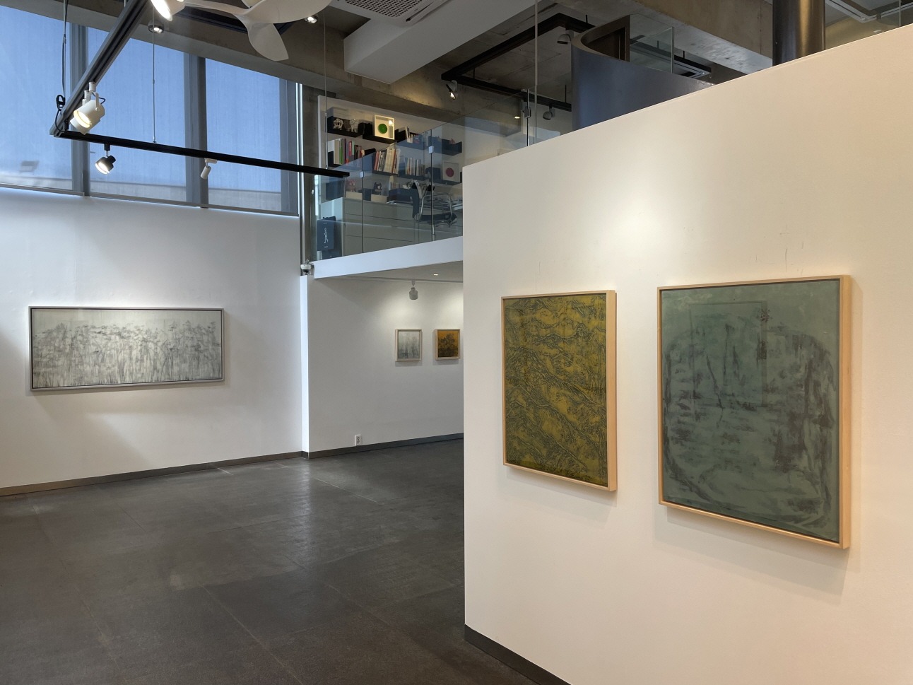 전시전경 · Exhibition view · (출처 = 갤러리전)